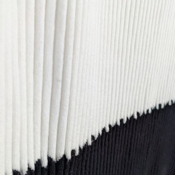 Knit pleated midi Skirt color block black and white Large NWOT - Picture 3 of 9